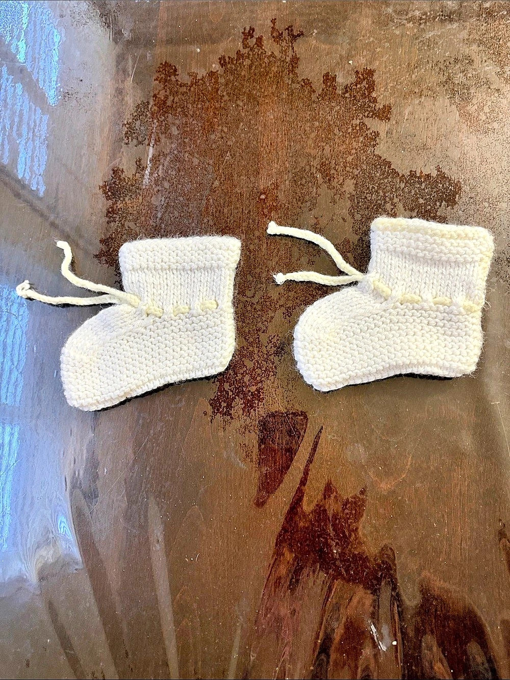 Handmade Baby Knit Booties in White Like New